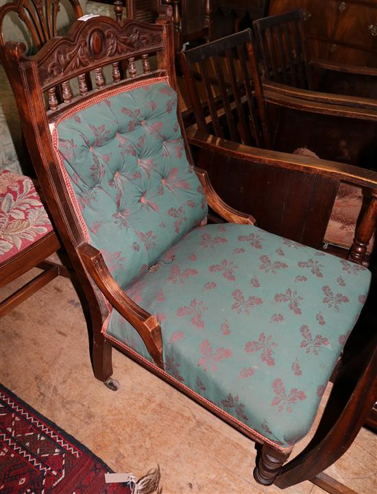 Late Victorian easy chair(-)